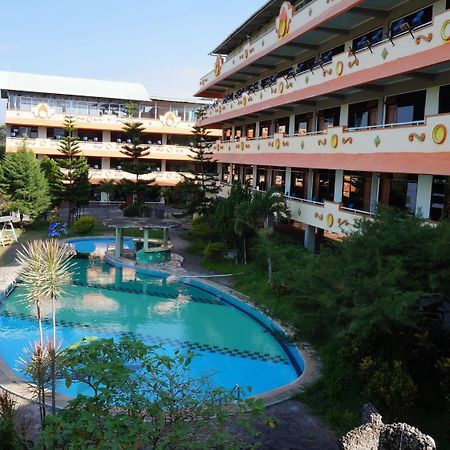 Hotel Surya Indah Batu Malang Luaran gambar