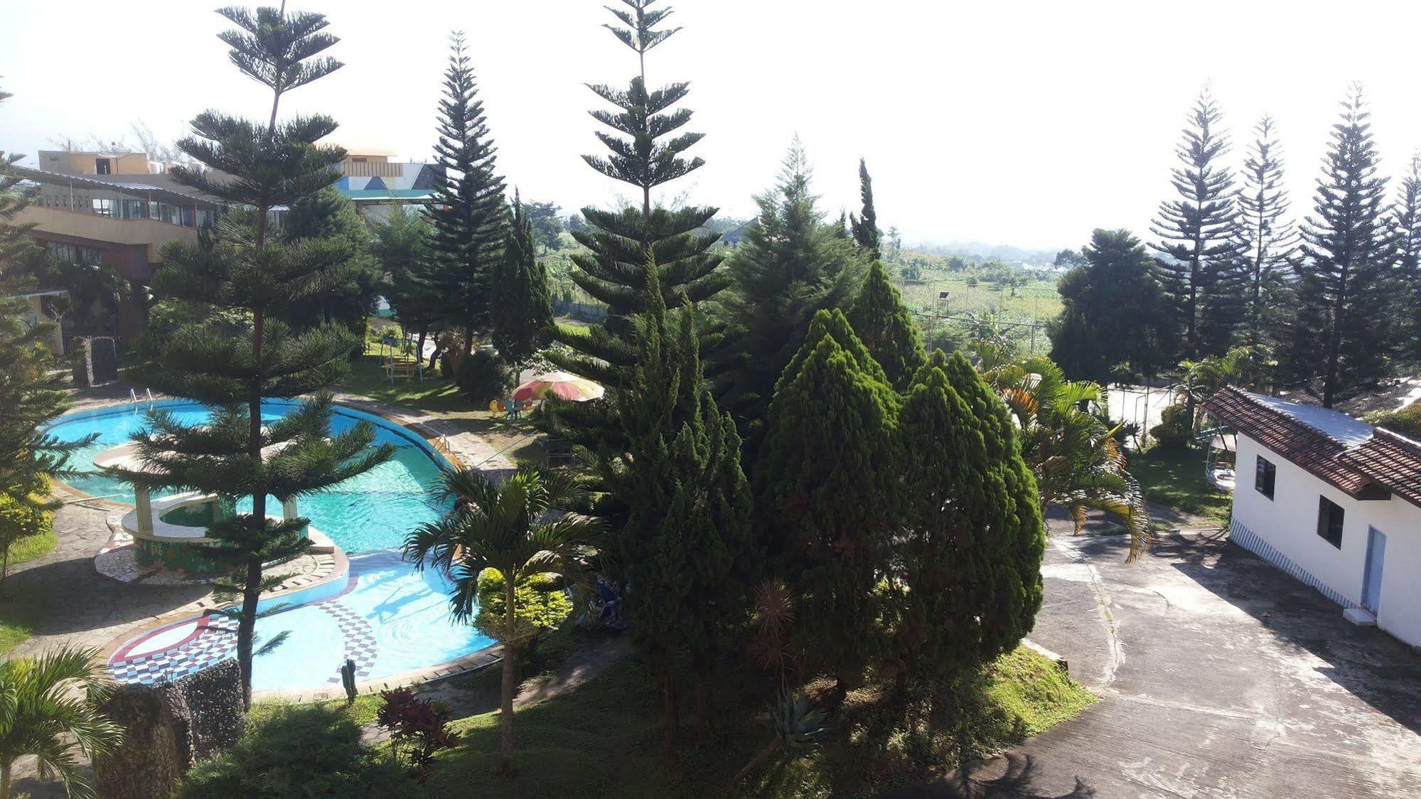Hotel Surya Indah Batu Malang Luaran gambar