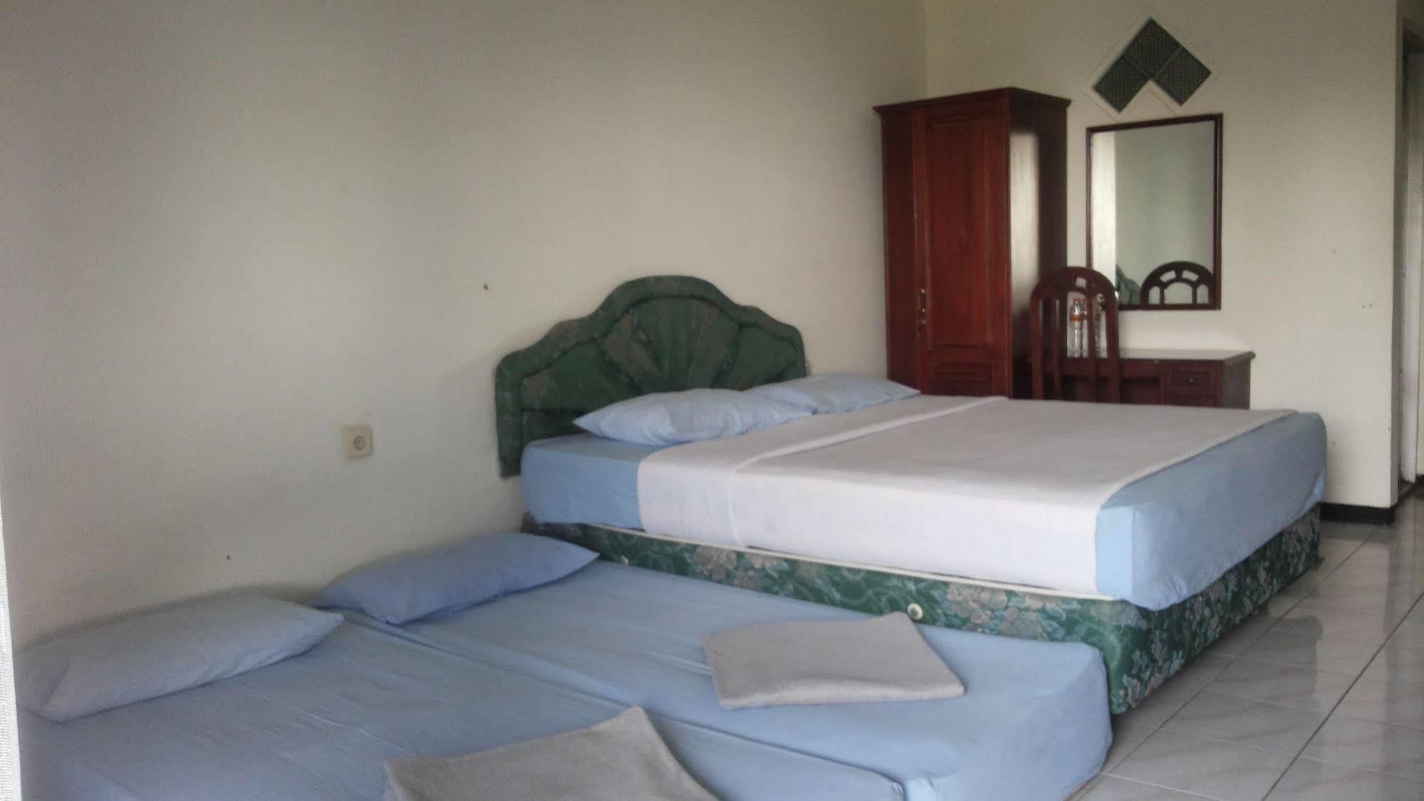Hotel Surya Indah Batu Malang Luaran gambar