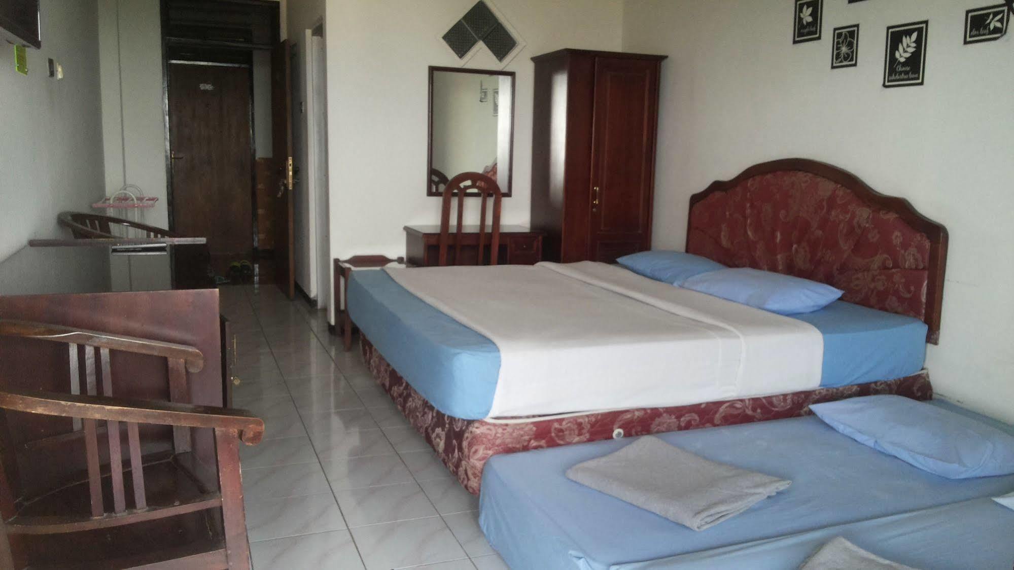 Hotel Surya Indah Batu Malang Luaran gambar