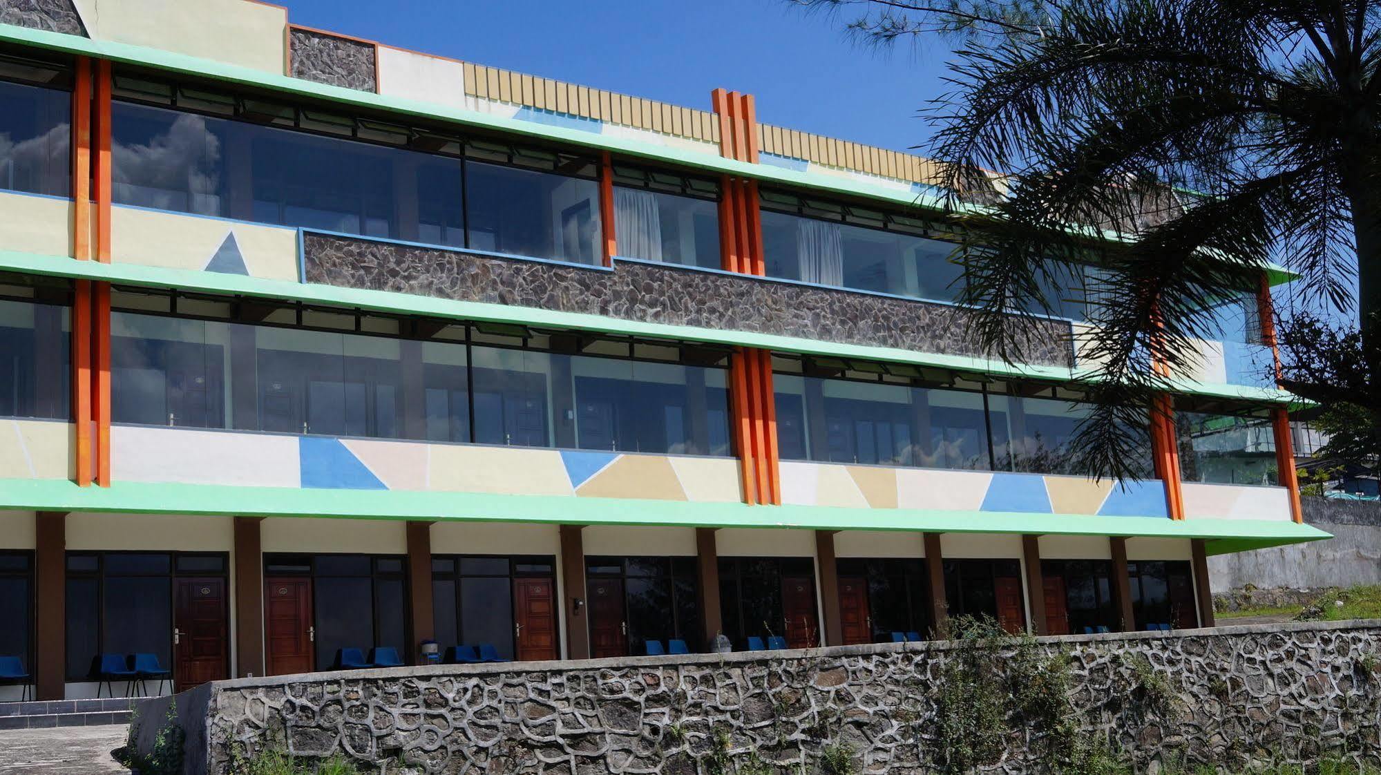 Hotel Surya Indah Batu Malang Luaran gambar