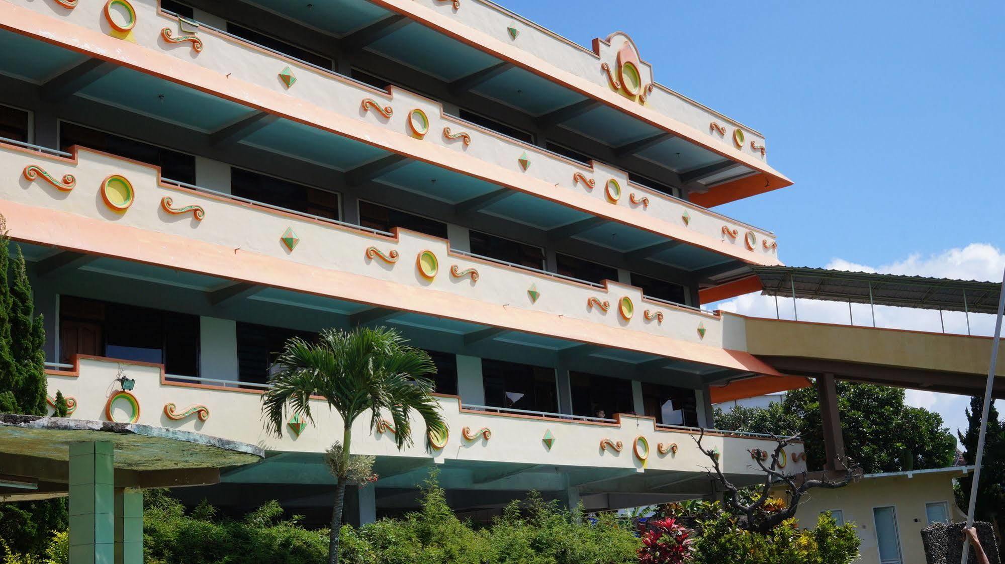 Hotel Surya Indah Batu Malang Luaran gambar